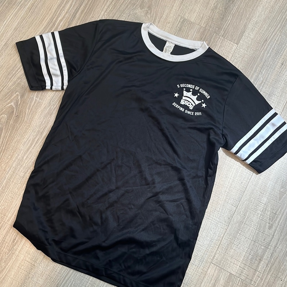 5 Seconds of summer concert T-shirt